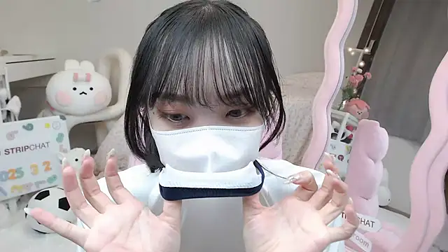 Snapshot of momo_room chatting on March 2, 10:35 am momo room online show from March 2, 10:35 am