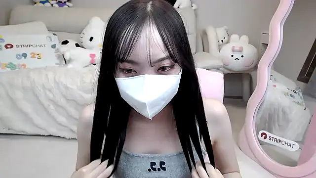 Snapshot of momo_room chatting on September 23, 11:35 am momo room online show from September 23, 11:35 am