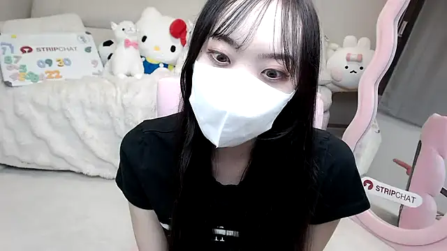 Snapshot of momo_room chatting on September 30, 10:31 am momo room online show from September 30, 10:31 am