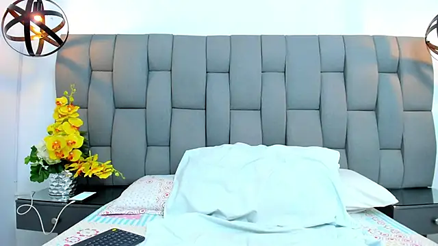 Cataleyalove ADY online show from April 4, 8:17 pm