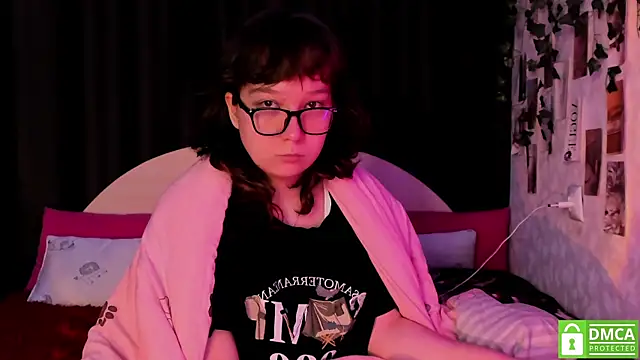 Snapshot of dreamgirllovee chatting on October 11, 2:44 am dreamgirllovee online show from October 11, 2:44 am