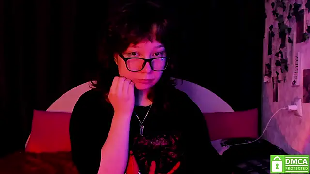 Snapshot of dreamgirllovee chatting on October 24, 10:06 pm dreamgirllovee online show from October 24, 10:06 pm