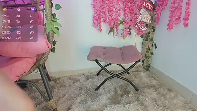 Snapshot of Amy-Skinny chatting on March 6, 11:03 am Amy-Skinny online show from March 6, 11:03 am