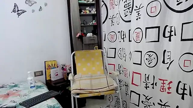 Snapshot of golositha29 chatting on February 7, 4:35 pm golositha29 online show from February 7, 4:35 pm