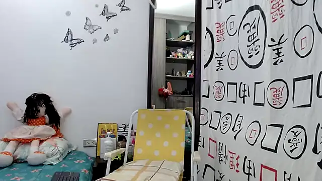 Snapshot of golositha29 chatting on March 17, 3:47 am golositha29 online show from March 17, 3:47 am