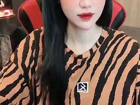 Snapshot of witch-39 chatting on December 3, 5:53 am witch-39 online show from December 3, 5:53 am