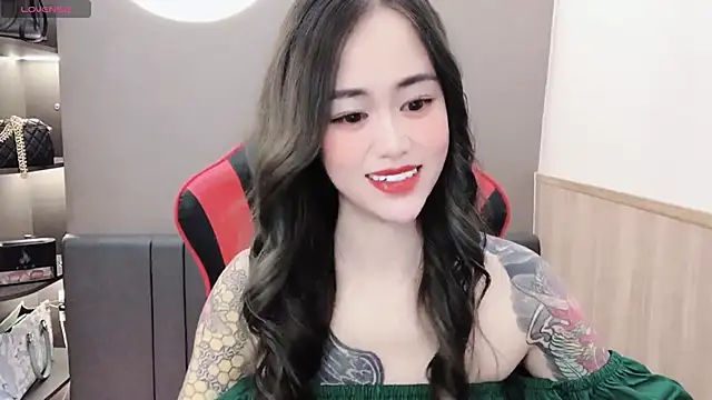 Snapshot of witch-39 chatting on December 12, 8:03 am witch-39 online show from December 12, 8:03 am