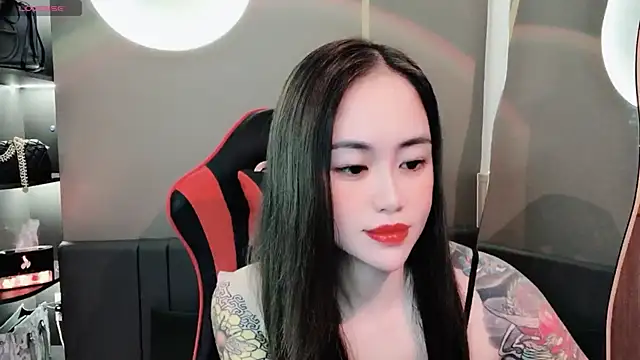 Snapshot of witch-39 chatting on December 15, 3:31 pm witch-39 online show from December 15, 3:31 pm