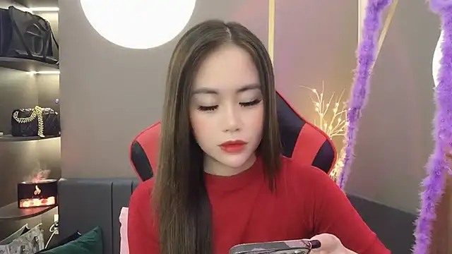 Snapshot of witch-39 chatting on December 25, 6:52 am witch-39 online show from December 25, 6:52 am