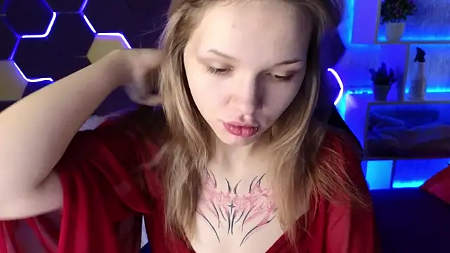 Snapshot of LitaBrom chatting on December 15, 6:40 am LitaBrom online show from December 15, 6:40 am