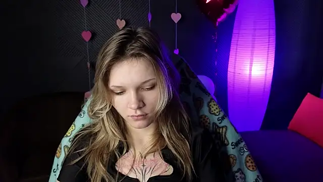 Snapshot of LitaBrom chatting on February 17, 4:42 am LitaBrom online show from February 17, 4:42 am