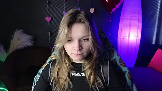 Snapshot of LitaBrom chatting on February 19, 8:01 am LitaBrom online show from February 19, 8:01 am