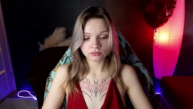 Snapshot of LitaBrom chatting on March 9, 1:04 am LitaBrom online show from March 9, 1:04 am