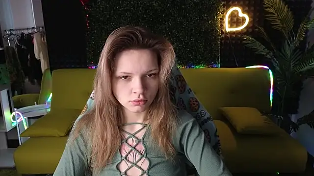 Snapshot of LitaBrom chatting on March 13, 1:43 am LitaBrom online show from March 13, 1:43 am