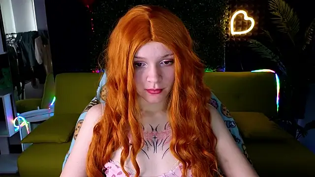 Snapshot of LitaBrom chatting on March 13, 10:57 am LitaBrom online show from March 13, 10:57 am