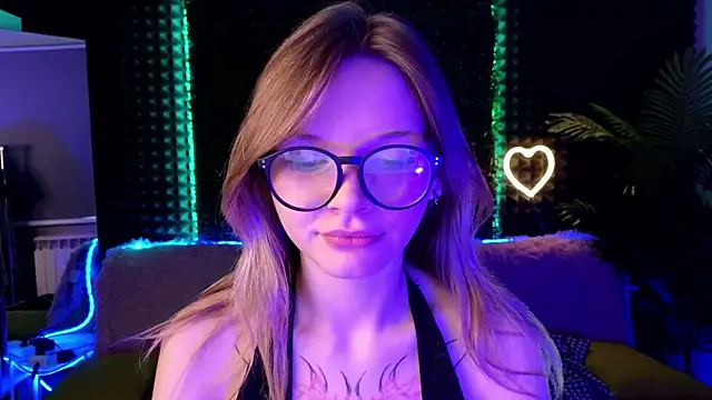 Snapshot of LitaBrom chatting on October 7, 2:09 am LitaBrom online show from October 7, 2:09 am