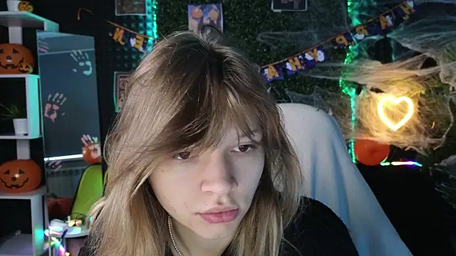 Snapshot of LitaBrom chatting on October 21, 1:39 am LitaBrom online show from October 21, 1:39 am