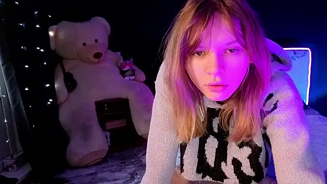 Snapshot of LitaBrom chatting on November 20, 2:01 am LitaBrom online show from November 20, 2:01 am