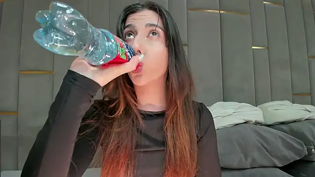 eva lim online show from December 22, 3:42 pm