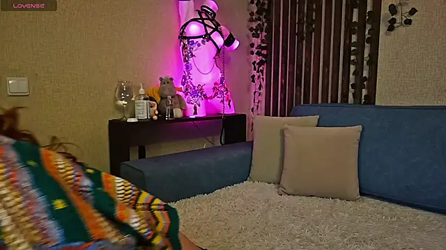  SweetFox  online show from September 30, 9:20 pm