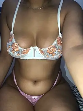 Snapshot of Moroccan_bitch chatting on February 16, 6:21 pm Moroccan bitch online show from February 16, 6:21 pm