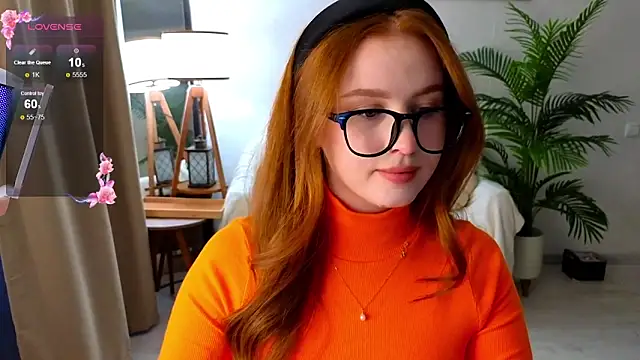 Snapshot of Meow_babe chatting on October 31, 1:01 pm Meow babe online show from October 31, 1:01 pm