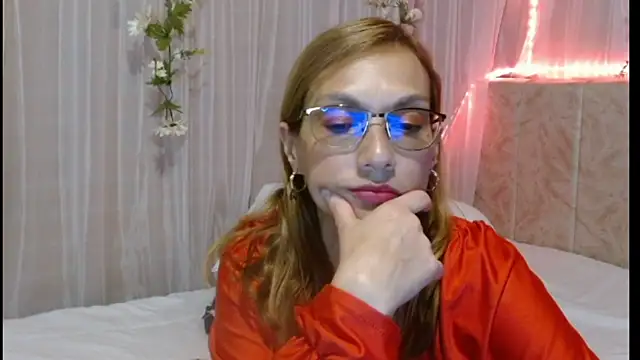 Snapshot of italagomez_ chatting on February 27, 1:48 am italagomez online show from February 27, 1:48 am