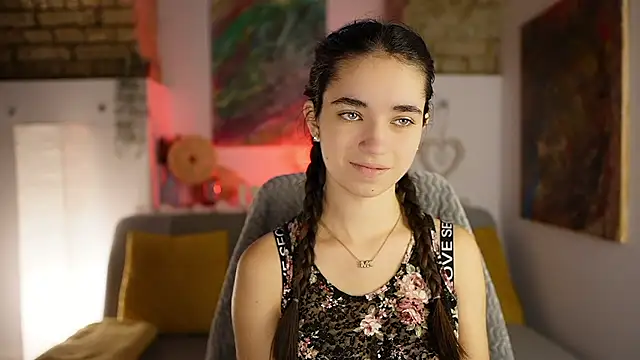 Snapshot of Gia_Paige18 chatting on December 6, 8:59 am Gia Paige18 online show from December 6, 8:59 am
