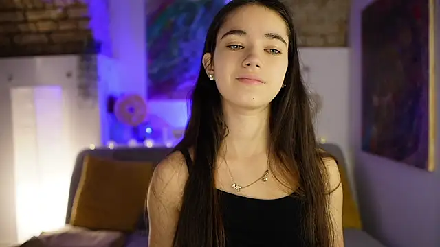 Snapshot of Gia_Paige18 chatting on December 18, 8:42 am Gia Paige18 online show from December 18, 8:42 am