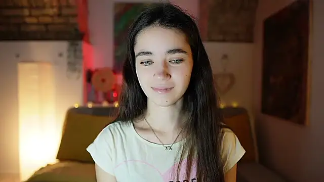 Snapshot of Gia_Paige18 chatting on December 21, 9:12 am Gia Paige18 online show from December 21, 9:12 am