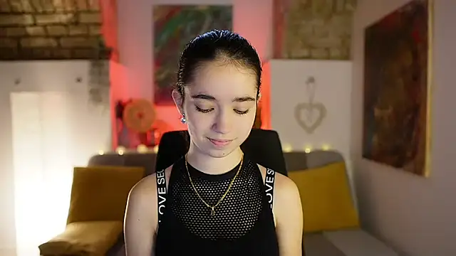 Snapshot of Gia_Paige18 chatting on January 7, 9:18 am Gia Paige18 online show from January 7, 9:18 am