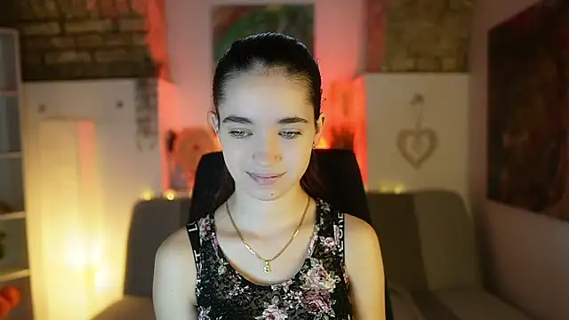 Snapshot of Gia_Paige18 chatting on February 13, 9:20 am Gia Paige18 online show from February 13, 9:20 am