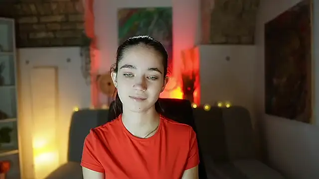 Snapshot of Gia_Paige18 chatting on February 25, 9:09 am Gia Paige18 online show from February 25, 9:09 am