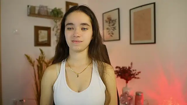 Snapshot of Gia_Paige18 chatting on October 5, 8:12 am Gia Paige18 online show from October 5, 8:12 am