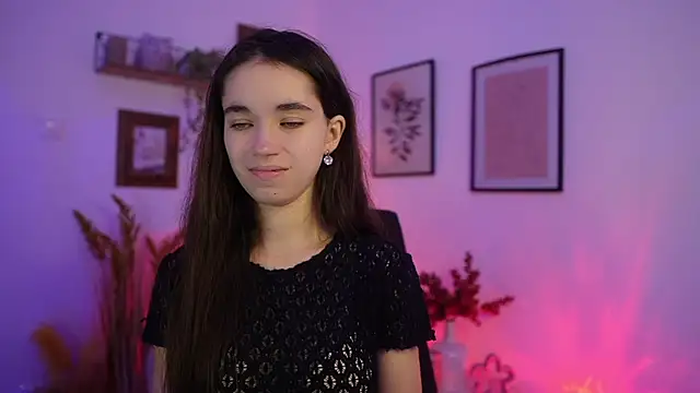 Gia Paige18 online show from December 2, 2:12 pm