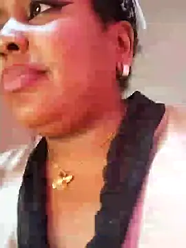 ELLA KELLY online show from February 7, 5:51 pm