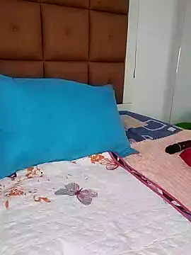 ELLA KELLY online show from February 11, 3:08 pm