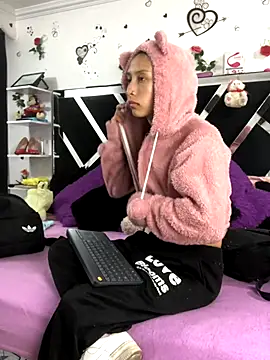 1lovelygirls online show from October 7, 12:02 pm