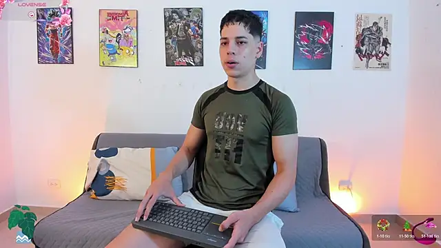 Snapshot of jonathanjoestar_ chatting on November 12, 9:14 pm jonathanjoestar online show from November 12, 9:14 pm