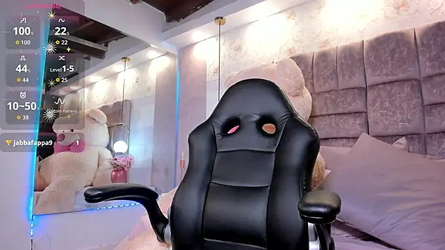 Snapshot of amina_west chatting on October 3, 3:58 am amina west online show from October 3, 3:58 am