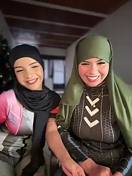 lalilamassu1 online show from December 17, 8:15 pm