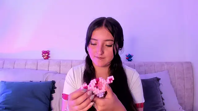 Kathia Morelli online show from February 15, 2:55 pm