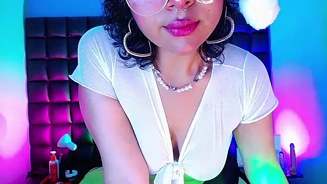 Snapshot of kuromi69 chatting on December 21, 4:52 am kuromi69 online show from December 21, 4:52 am