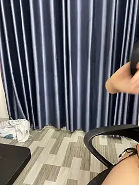 Louis Baby online show from December 6, 1:33 pm