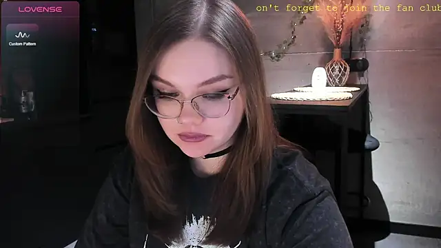 EvaBae online show from January 4, 5:26 pm