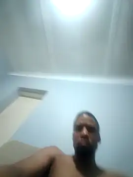 Snapshot of Tigermanboy chatting on January 24, 2:07 am Tigermanboy online show from January 24, 2:07 am