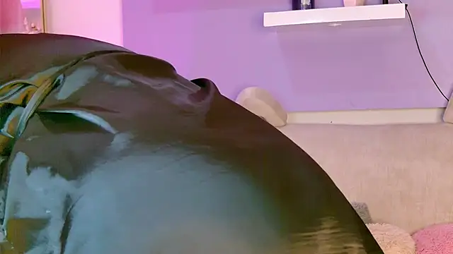 ChloeRem online show from March 6, 4:52 am