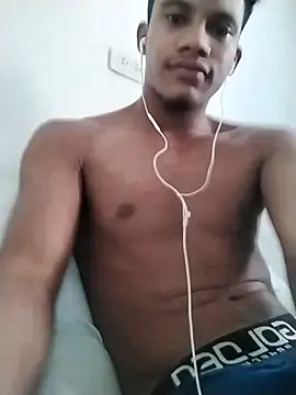 Snapshot of Gutierrez6383 chatting on March 12, 9:24 pm Gutierrez6383 online show from March 12, 9:24 pm