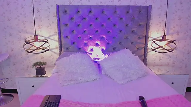 MiaWinx online show from January 6, 10:15 pm