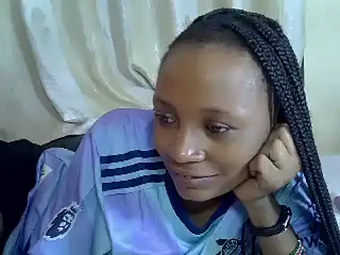 Snapshot of SpicyPetite chatting on February 16, 5:37 am SpicyPetite online show from February 16, 5:37 am